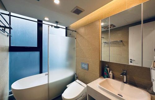Ngoc Khanh Apartment | Vinhomes Metropolis By Kim Ma