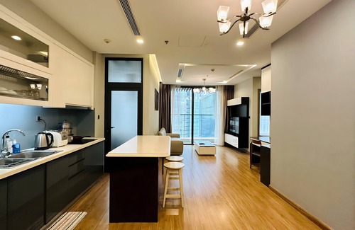 Ngoc Khanh Apartment | Vinhomes Metropolis Hanoi - South Land