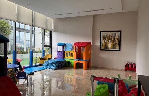 Ngoc Khanh Apartment | Vinhomes Metropolis Luxury Apt 3Br near Lotte