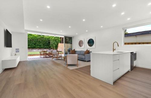 Vincentia House | Vinny Beach House for 12 Vincentia