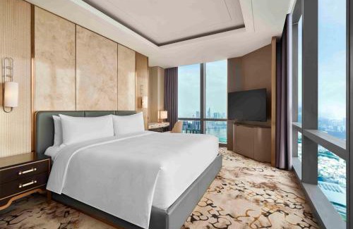 Hang Xanh Hotel | Vinpearl Landmark 81, Autograph Collection