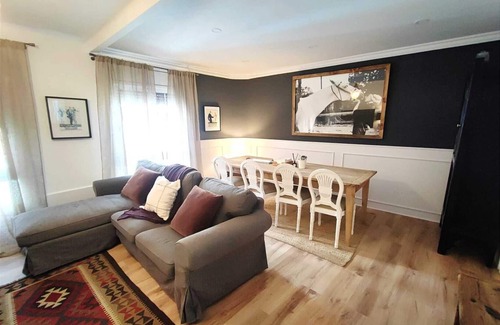 L'Hospitalet de Llobregat Condo | VINTAGE BOUTIQUE APARTMENT NEAR CENTER AND BEACHES
