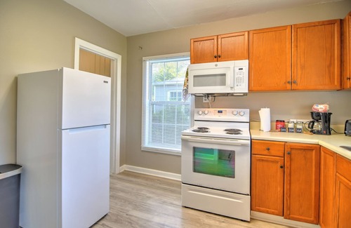 Valdosta House | Vintage 2 bed 1 bath house with fenced in backyard in the heart of Valdosta.
