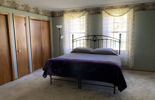 Mondovi Other | Vintage 2 or 4 Bedroom Farmhouse 1.5 miles from Mondovi