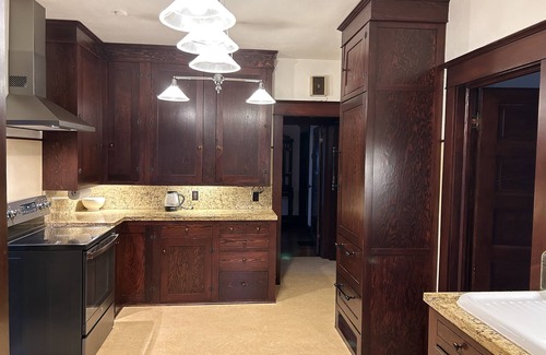 Woodstock House | Vintage 3BR/2BA home in desirable Woodstock neighborhood