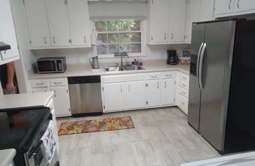 Mount Juliet House | Vintage 60's Brick House only 18 miles to downtown Nashville!