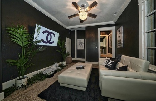 Near Northside House | Vintage, Chanel-Inspired Downtown Indy Experience