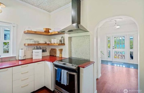 Union House | Vintage Charmer with Spectacular Views of Hood Canal and the Olympics