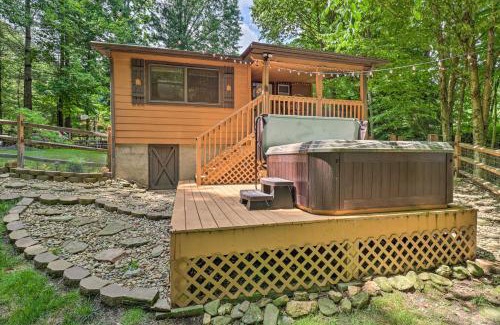Maggie Valley House | Vintage Creekside Cottage with Hot Tub and Grill!