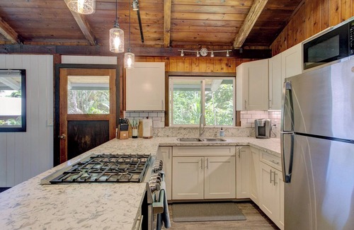 Kehena House | Vintage Hawaii Home 1 Minute Walk To Kehena Beach
