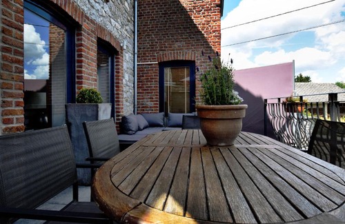 Sy House | Vintage Holiday Home in Verlaine-Sur-Ourthe with Valley View