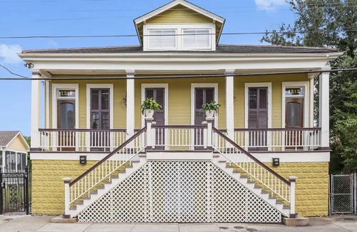 Treme Apartment | Vintage Home near French QTRS 40% Off Summer