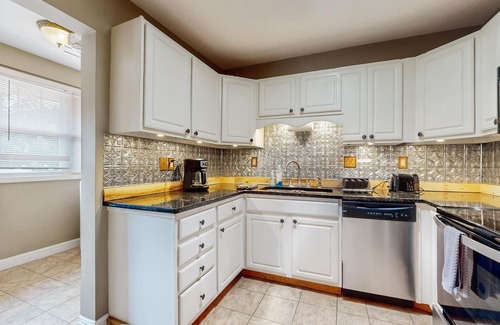 Fletcher House | Vintage home with modern updates - near Biltmore, Chimney Rock & Lake Lure