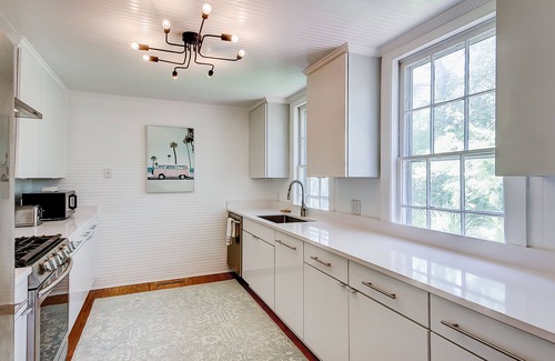 Sullivan's Island House | Vintage island cottage 1 block from beach with fenced yard, porch, & W/D