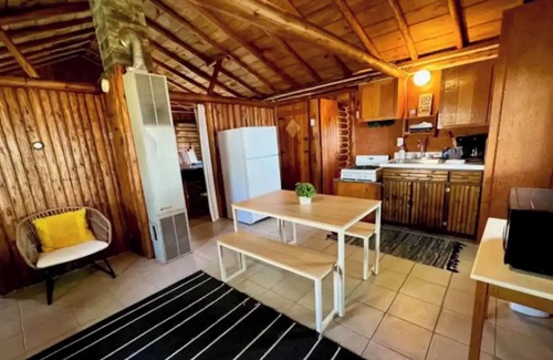 Prudenville Cabin | Vintage Lakefront Log Cabin #2nn
