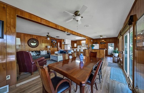 Chapin House | Vintage Libby on the Lake | 3 BR | Pet Friendly!