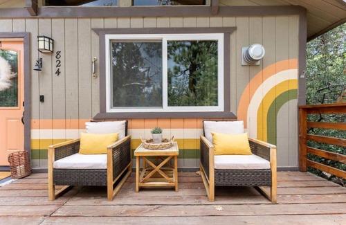 Sugarloaf House | Vintage Mountain Retreat