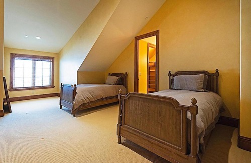 Park City Apartment | Vintage Mountain Townhome 21 by Casago
