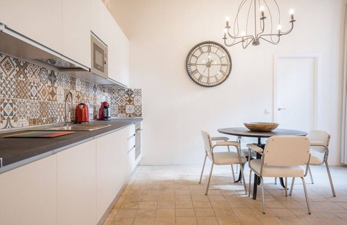Cort Apartment | VINTAGE PALMA PALACE (CLASSIC 2) TI/200