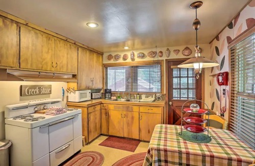 Coffee Creek Cabin | Vintage Pines Cabin- A Northern California Retreat!