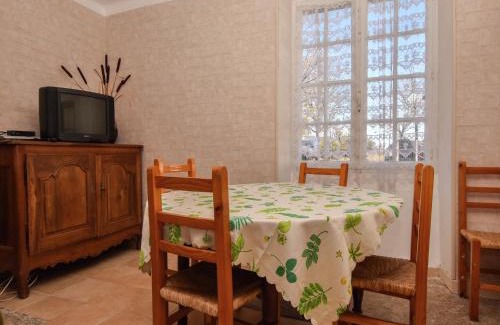 Montfaucon House | Vintage Retreat in Montfaucon
