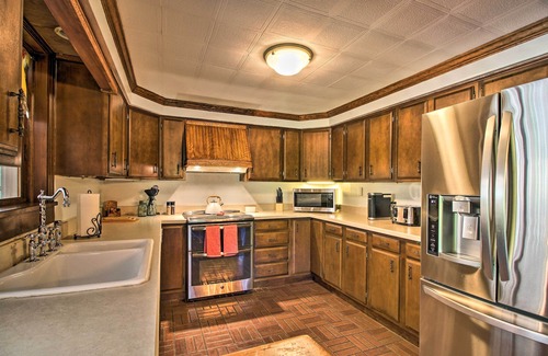 Skylark Beach House | Vintage Schroon Lake Farmhouse w/Private Beach!