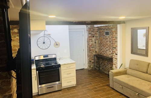 Uptown Historic District House | Vintage Uptown Hidden Gem, Walk to Everything New Renovation!