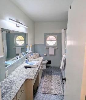 Cartersville House | Vintage Vibes on Quiet and Sunny Street
