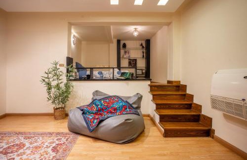 Zamalek Apartment | Vintage Vibrant Space !