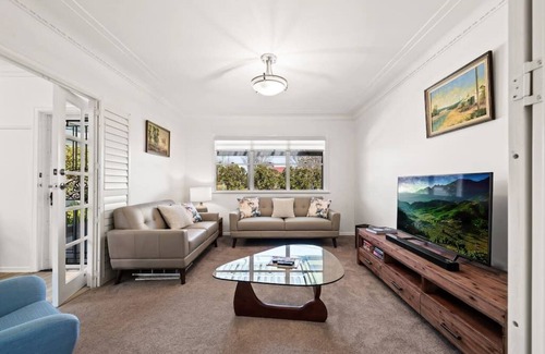 Rangeville House | Viola House on Rangeville - Beautiful Home