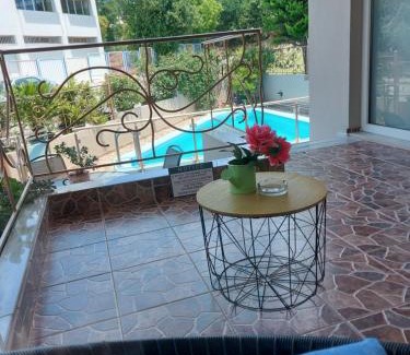 Volos City Centre Apartment | Violet Studio με πισίνα