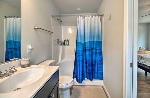 Issue House | Virginia Getaway - 1 Mi to Colonial Beach!