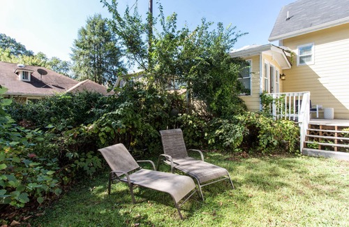 Atkins Park Apartment | Virginia Highlands Carriage House Apartment Steps From Bars And Restaurants