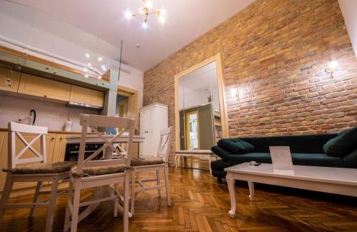 Old City Apartment | VISAJ Deluxe Downtown