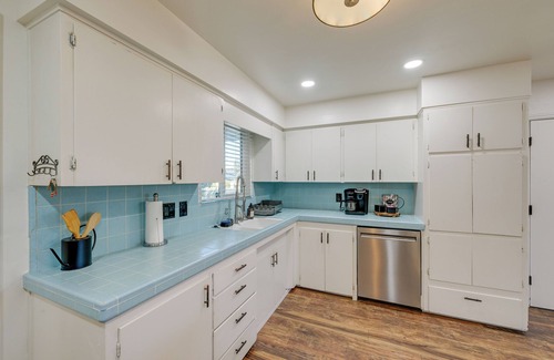 Visalia Cottage | Visalia Vacation Rental w/Yard: 1 Mi to Downtown