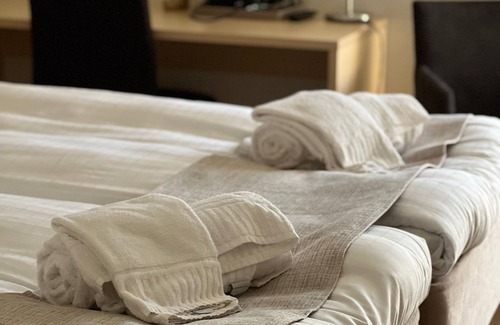 Strandbaden Hotel | Visit Örestrand