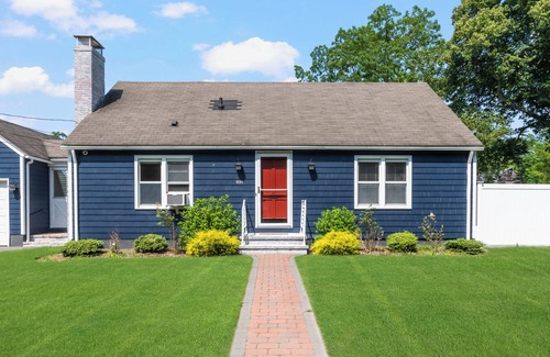 Bristol House | Visit Historical Hope St. Nearby Providence & Newport