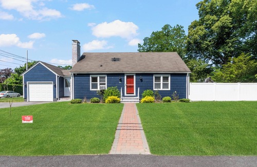 Bristol House | Visit Historical Hope St. Nearby Providence & Newport