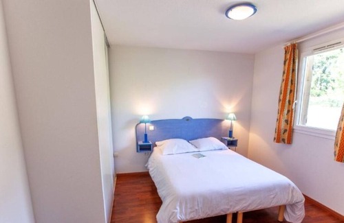 Cassen House | Visit Southern France! Private Full Kitchen, Pet Friendly, Free Onsite Parking