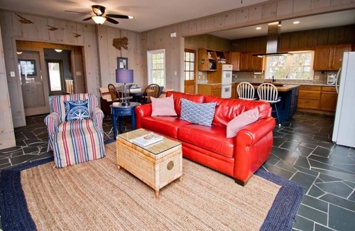 Swansboro House | Visit The Tree Frog in Swansboro, North Carolina!