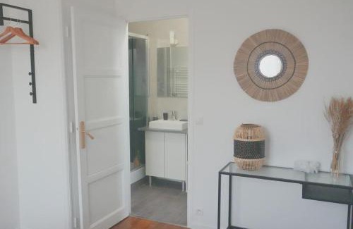 Clamart Apartment | Visiter et travailler près de Paris - Kalula