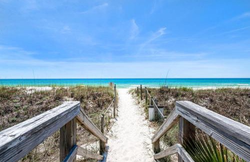 Bahama Beach House | Vista del Mar I - Short Walk to the Beach 301
