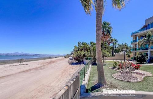 El Centenario Apartment | Vista Dorada 1BR condo Great view of Bay & Sea w pool