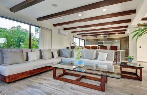Playacar Fase I Villa | Vista Hermosa: Spacious 8-BR Villa w/Rooftop Pool & Terrace in Playa del Carmen