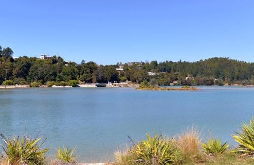 Ngaio Bay House | Vista Lagoon - Kaiteriteri Holiday Unit
