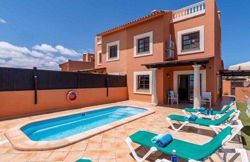 Geafond Villa | Vista Lobos - Three Bedroom Villa, Sleeps 6