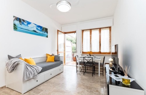 Laigueglia Apartment | Vista Mare & 300mt da Spiaggia con FreeParking e AC
