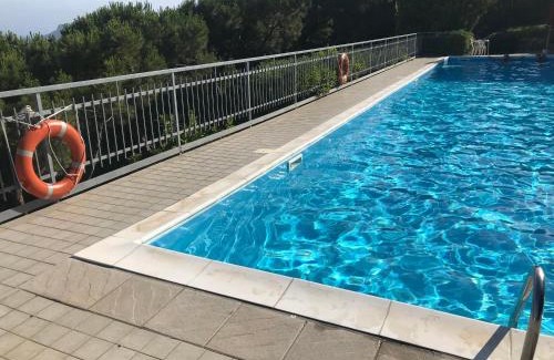 Bergeggi Apartment | Vista mare piscina e servizio navetta