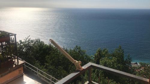 Bergeggi Apartment | Vista mare piscina e servizio navetta