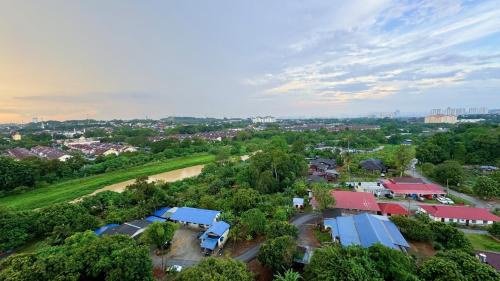 Kajang Apartment | VISTA Bangi Fully Air Con Suite Plus Netflix with WIFI 600mbps